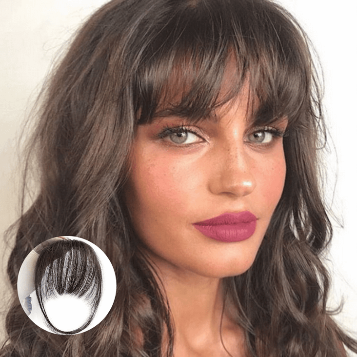 Frange à clipser teinte Noir marron portée sur cheveux ondulés
